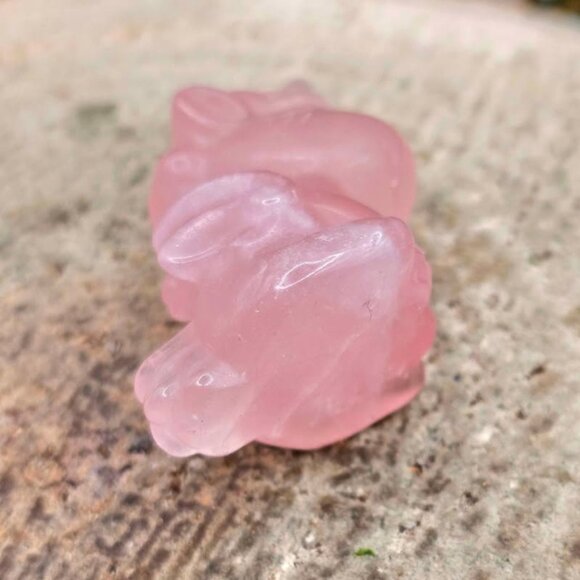 Nature Rose Quartz Hand Carved 2" Sleeping Unicorn Figure - Picture 3 of 10